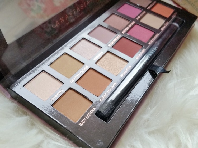 anastasia beverly hills Modern Renaissance 1